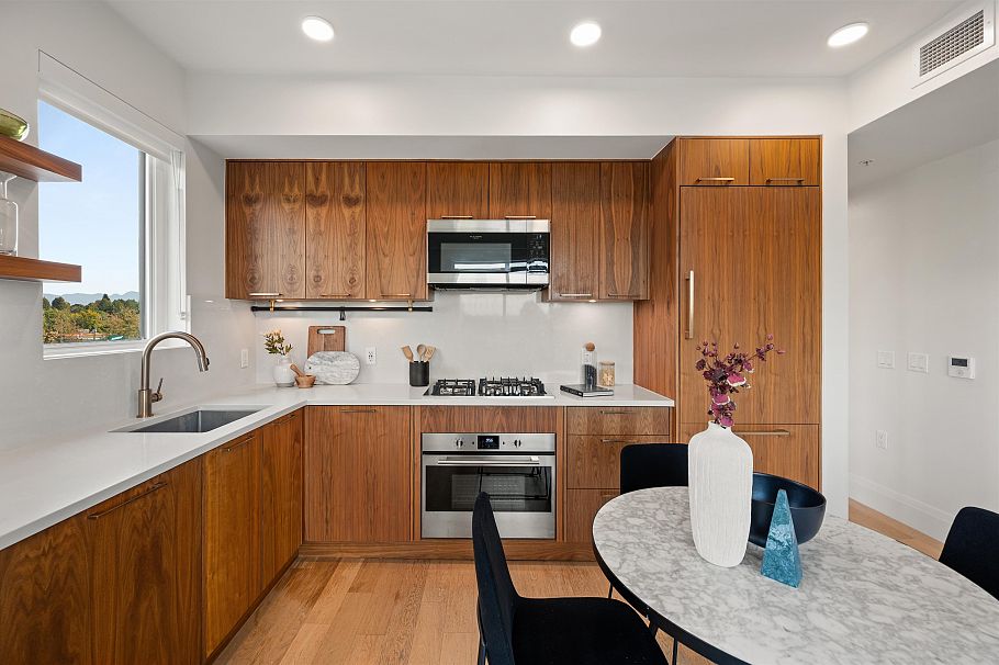 411 2550 Garden Drive Vancouver, BC - 10