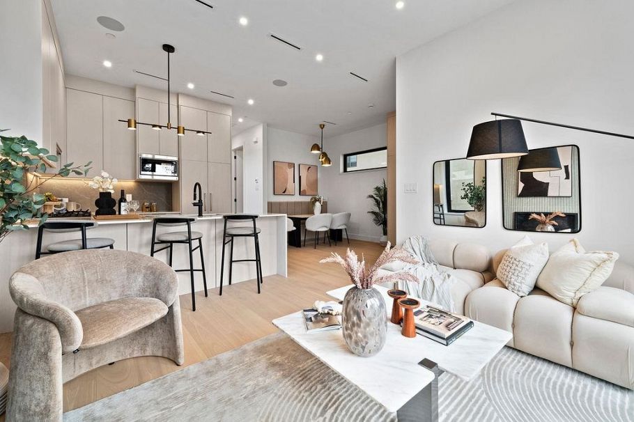 6890 Brooks Street Vancouver, BC - 2