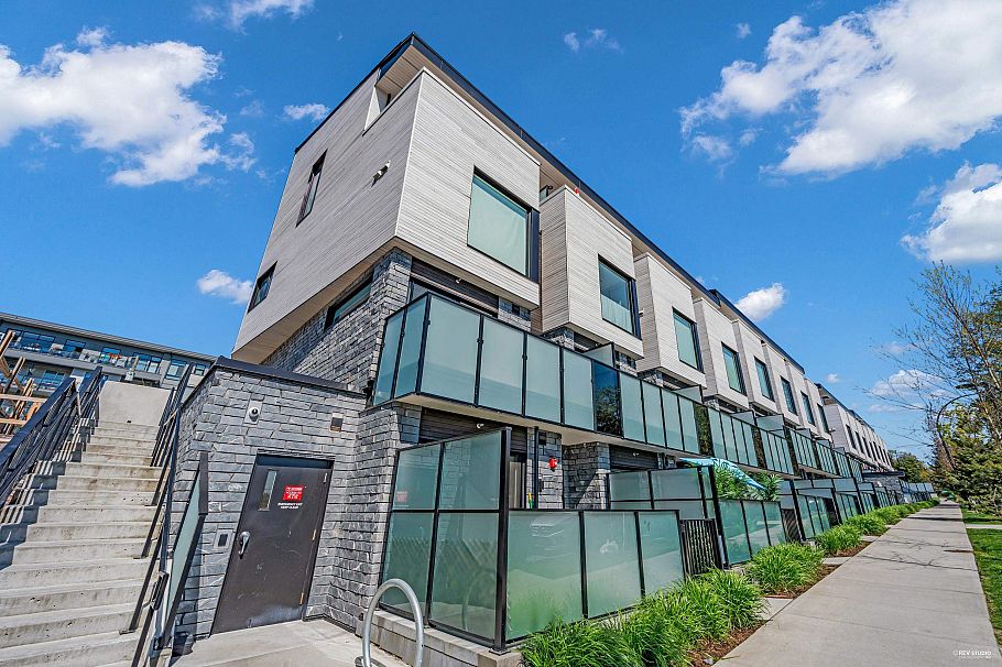 116 650 E 2nd Street North Vancouver, BC - 2