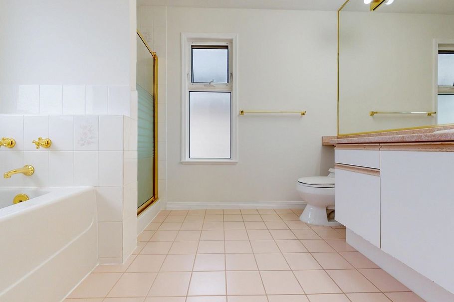 2066 W 44th Avenue Vancouver, BC - 26