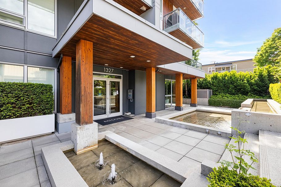 307 1327 Draycott Road North Vancouver, BC - 26