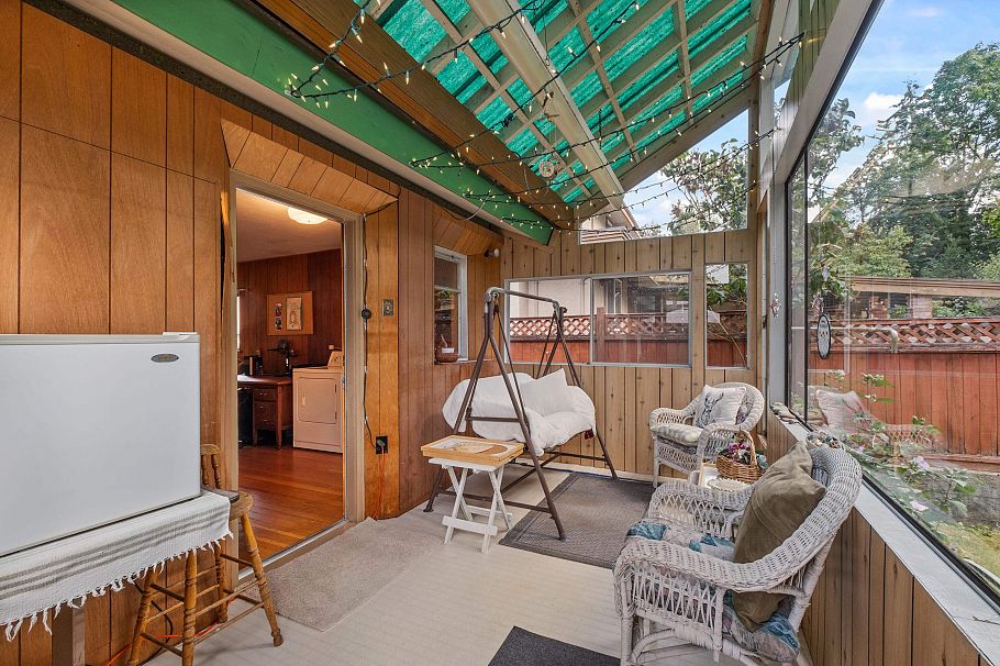 2239 Windridge Drive North Vancouver, BC - 28