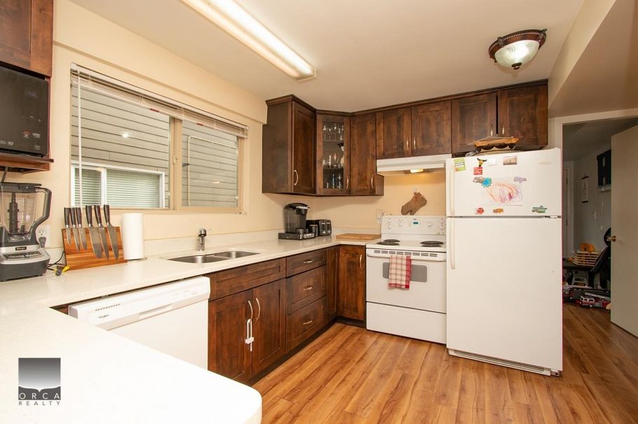 Ground level 1990 CASANO DRIVE, North Vancouver BC V7J 2R2 North Vancouver, BC - 11