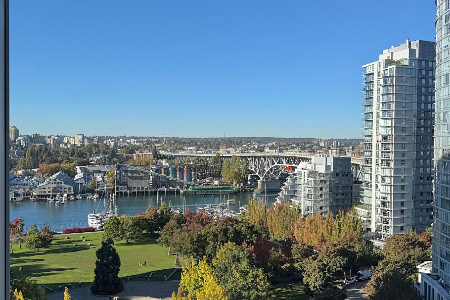 1705 1438 Richards Street Vancouver, BC - 1