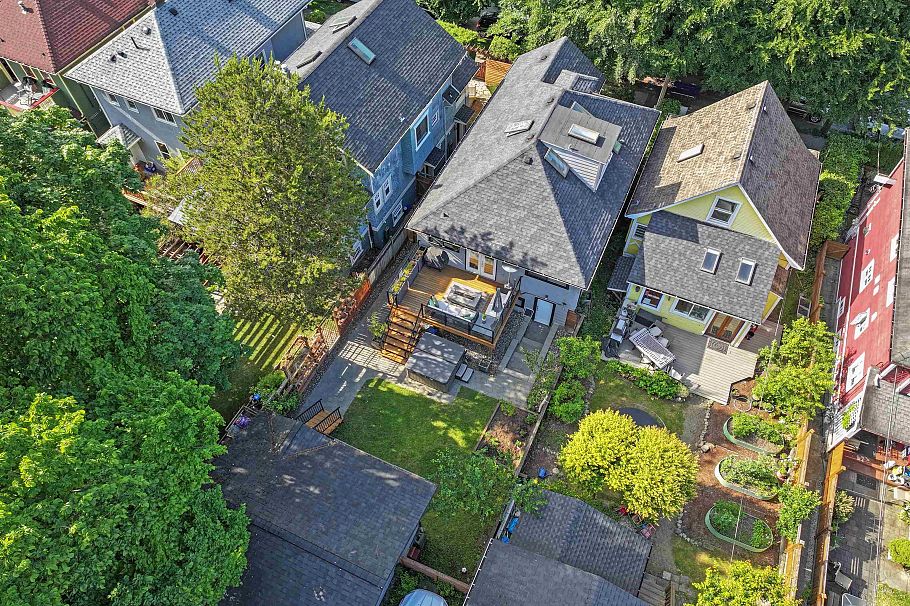 1630 E 13th Avenue Vancouver, BC - 29