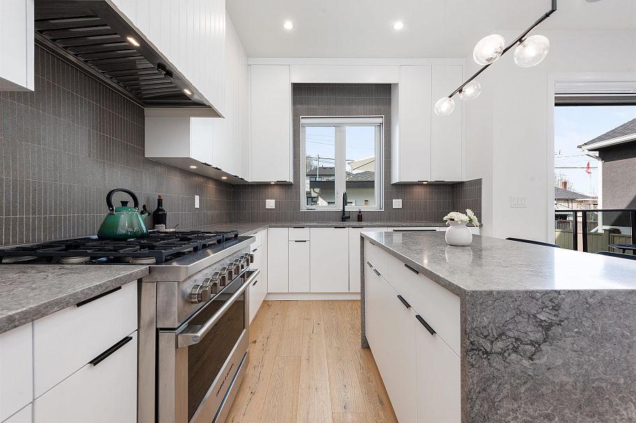 5059 Sherbrooke Street Vancouver, BC - 10