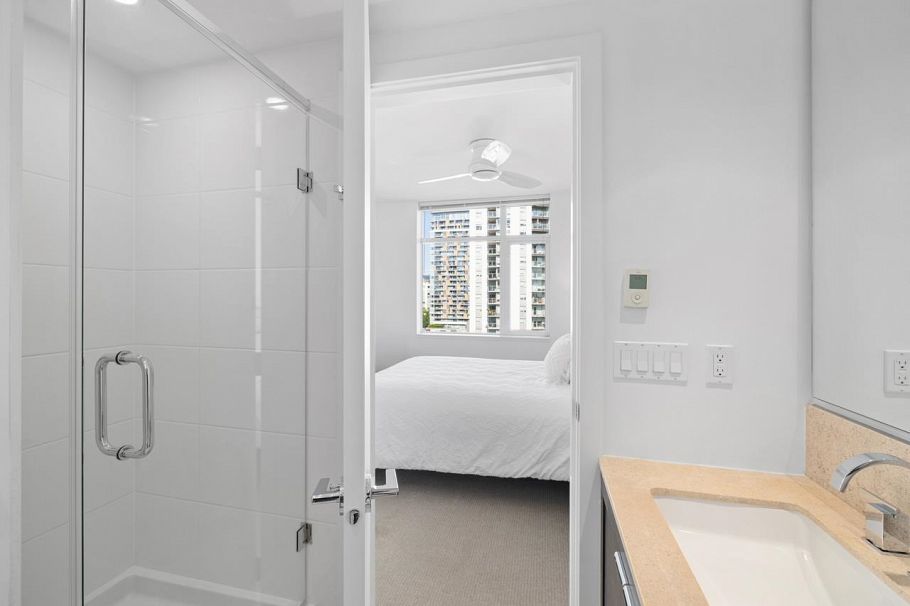 1302 158 W 13th Street North Vancouver, BC - 19