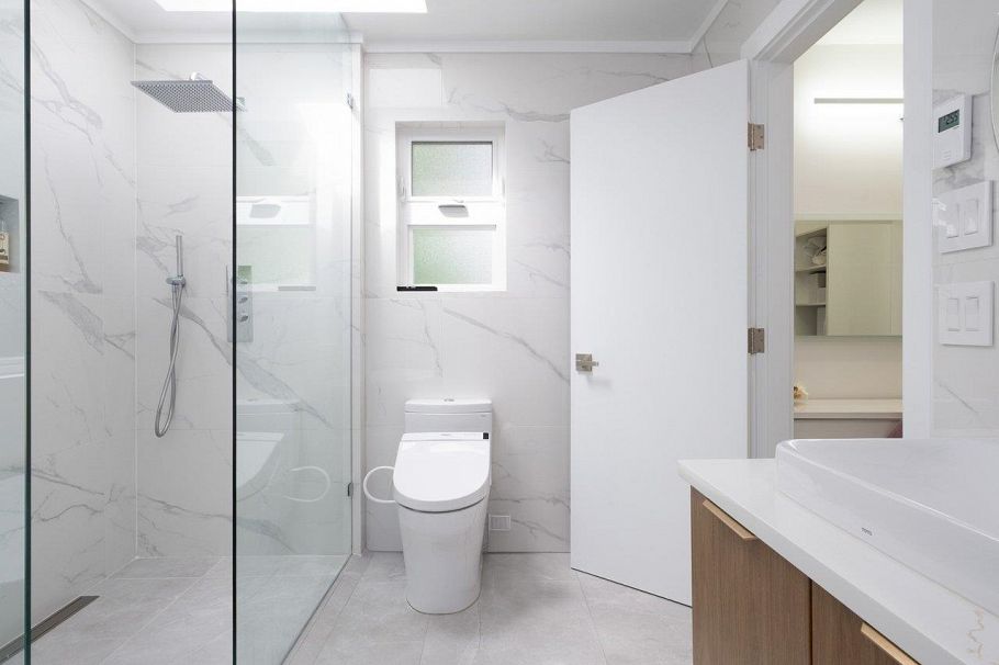 4283 Capilano Road North Vancouver, BC - 24