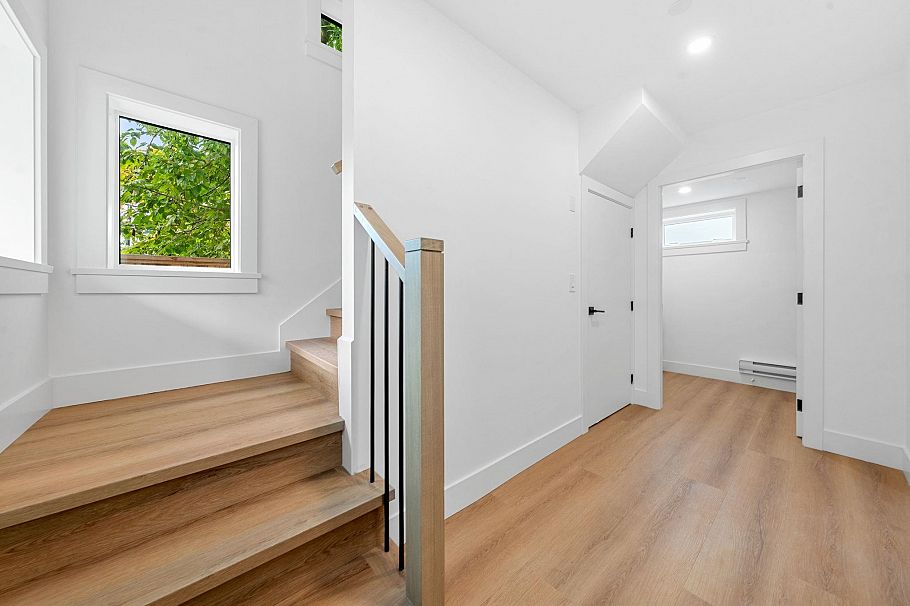 2526 Mcgill Street Vancouver, BC - 3