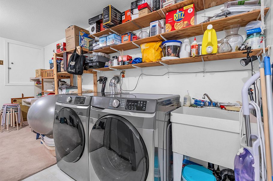 3863 W 30th Avenue Vancouver, BC - 25