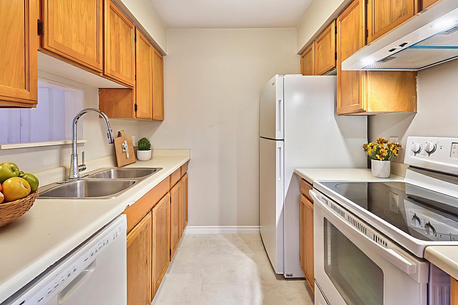 1365 W 8th Avenue Vancouver, BC - 15