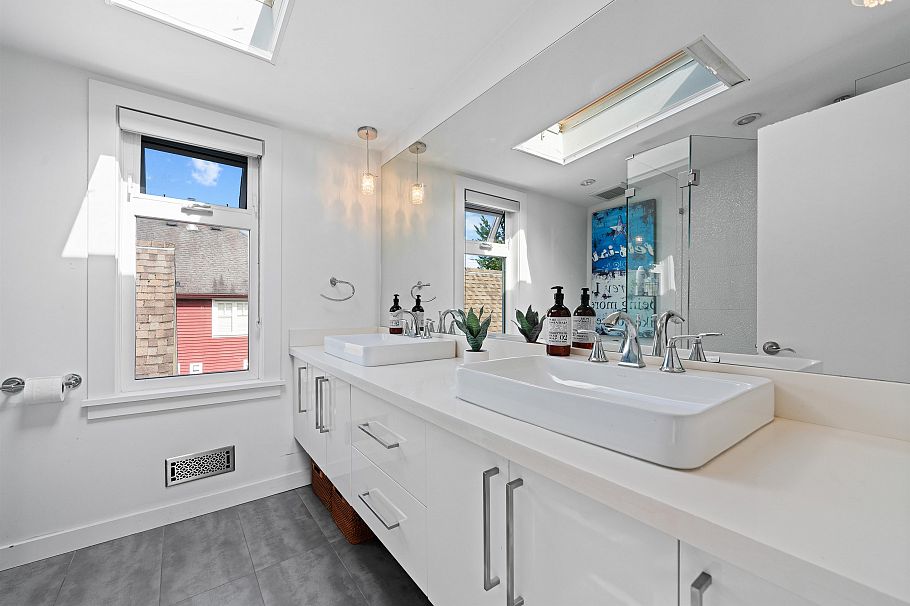 1630 E 13th Avenue Vancouver, BC - 12