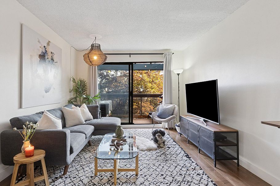 319 1422 E 3rd Avenue Vancouver, BC - 2