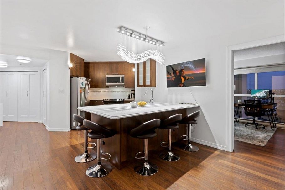 1401 907 Beach Avenue Vancouver, BC - 1