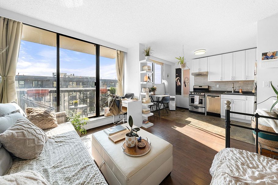 706 145 St. Georges Avenue North Vancouver, BC - 3