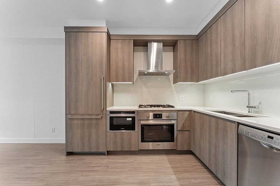 111 2060 Curling Road North Vancouver, BC - 20