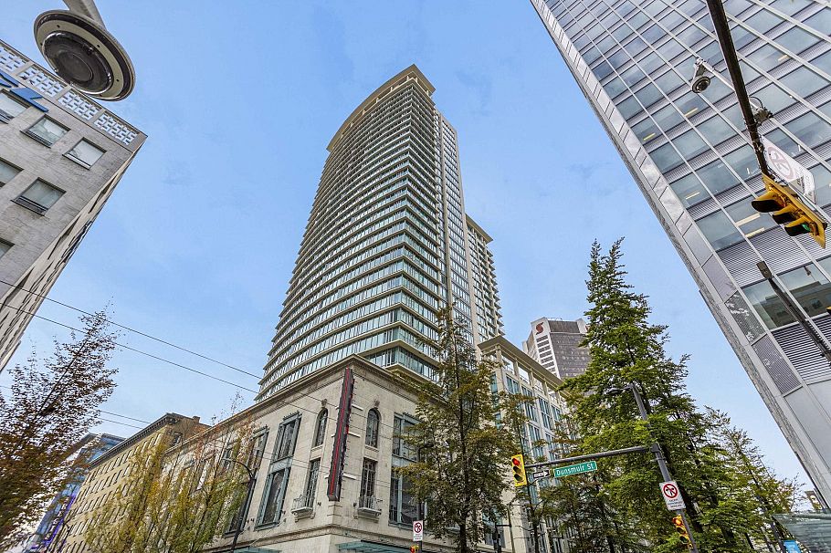 2613 610 Granville Street Vancouver, BC - 1