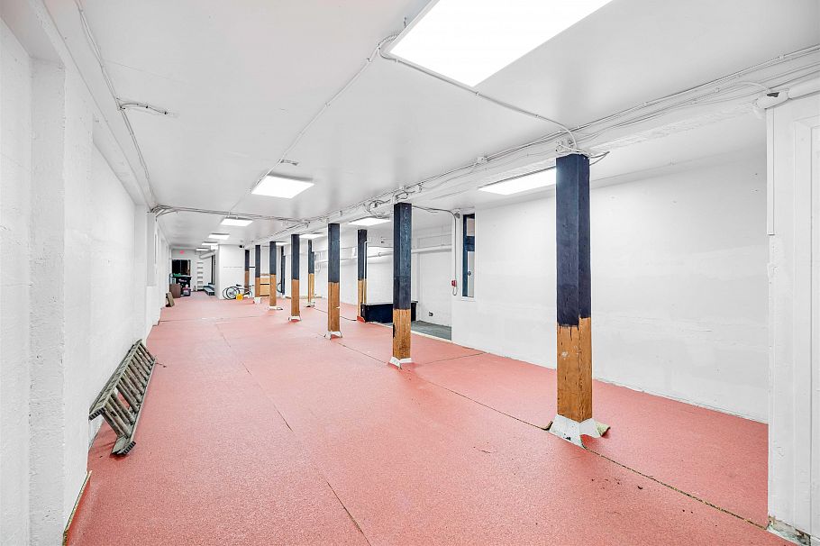 1130 Granville Street Vancouver, BC - 8