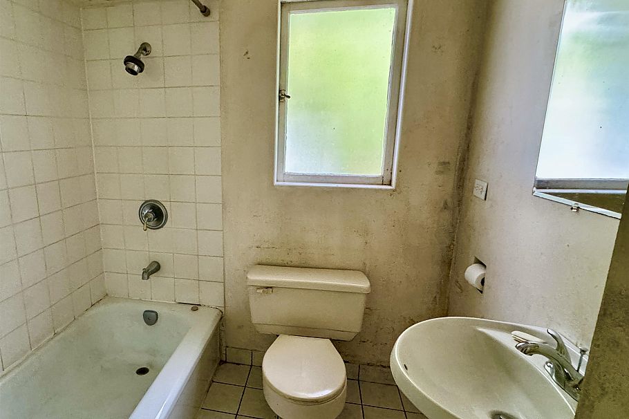 515 W 24th Street North Vancouver, BC - 16