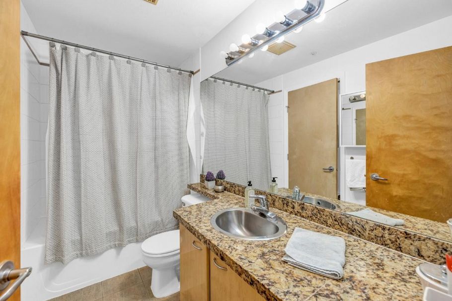 209 2228 Marstrand Avenue Vancouver, BC - 19