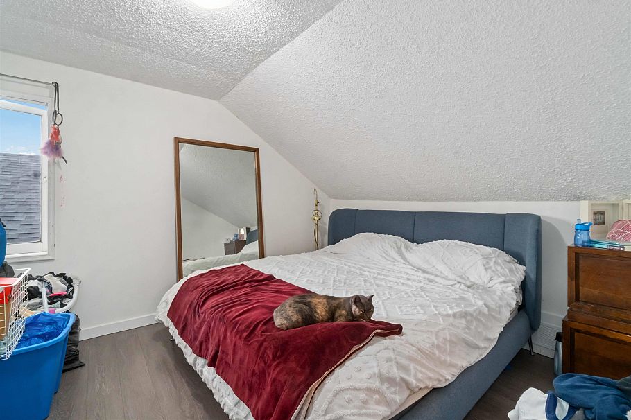 5735 Earles Street Vancouver, BC - 16