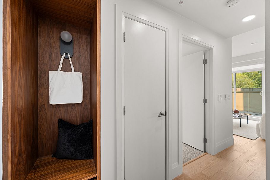 406 2550 Garden Drive Vancouver, BC - 7