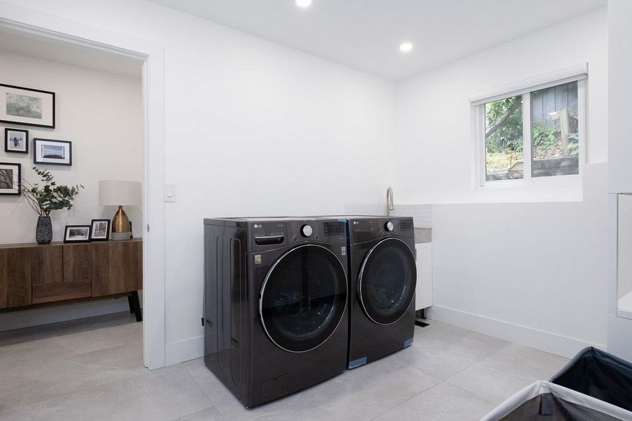 4283 Capilano Road North Vancouver, BC - 32