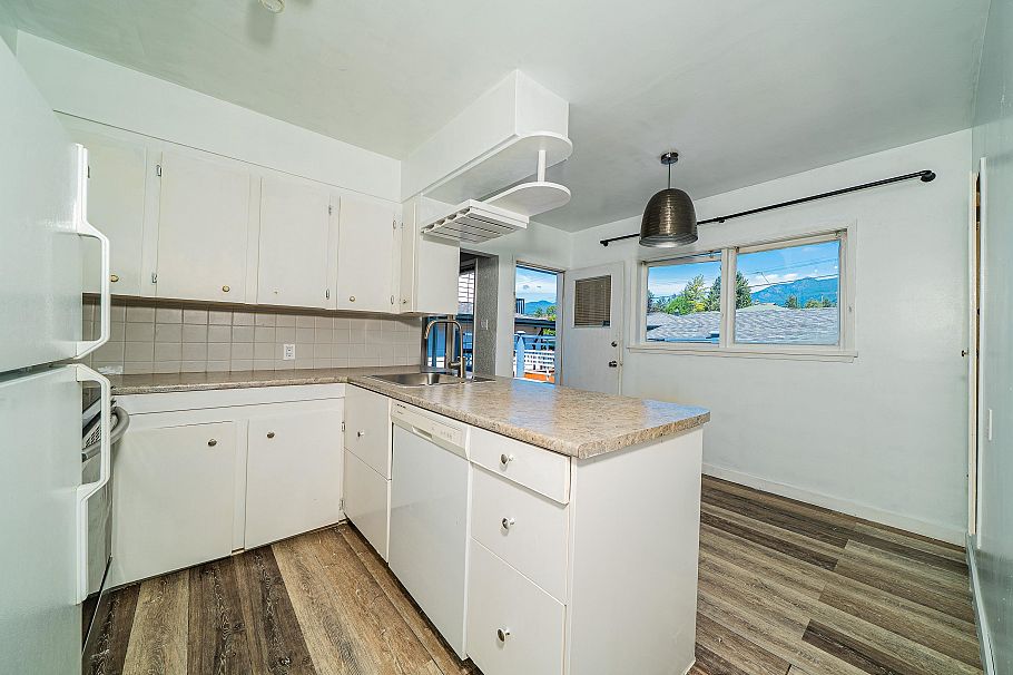 432 W 25th Street North Vancouver, BC - 24