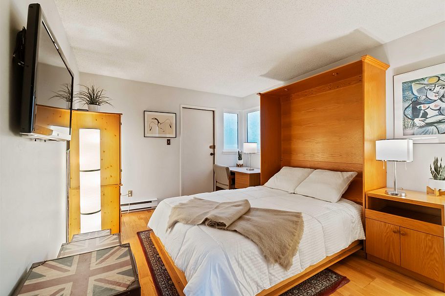 1305 W 8th Avenue Vancouver, BC - 17