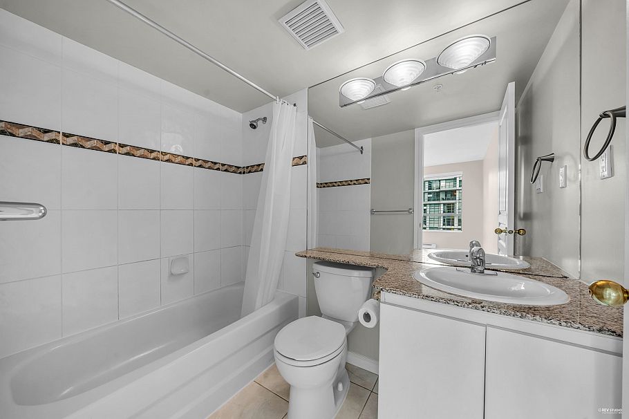 1608 1189 Howe Street Vancouver, BC - 16