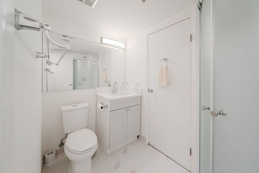 1808 1188 Howe Street Vancouver, BC - 16