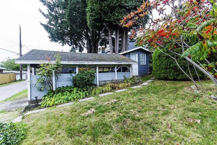 903 E Keith Road North Vancouver, BC - 34