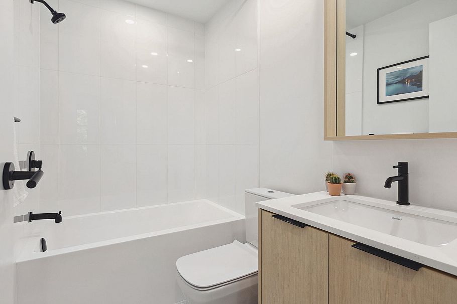 110 2045 Heritage Park Lane North Vancouver, BC - 28