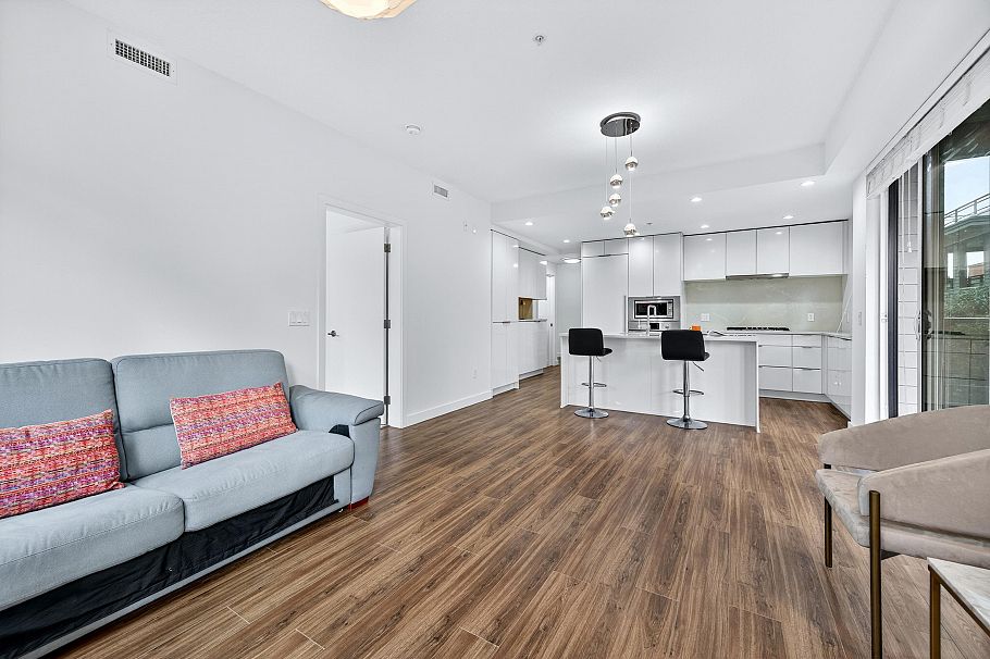 205 7928 Yukon Street Vancouver, BC - 4