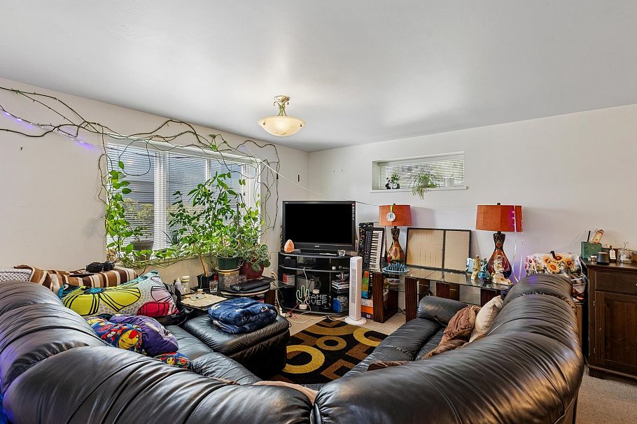 415 W 26th Street North Vancouver, BC - 28