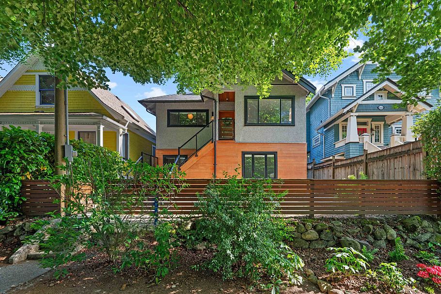 1630 E 13th Avenue Vancouver, BC - 2