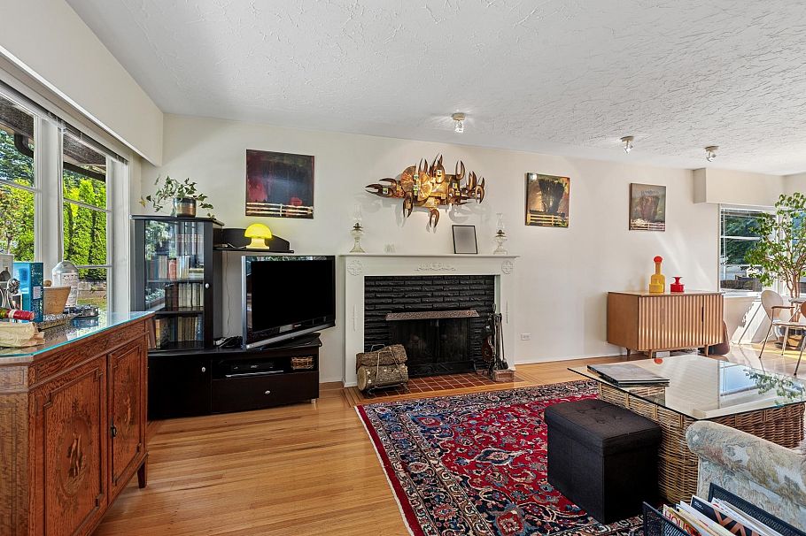 415 W 26th Street North Vancouver, BC - 6