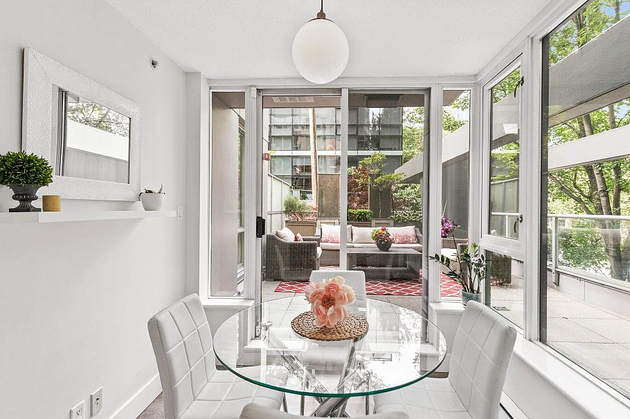 202 1001 Richards Street Vancouver, BC - 5