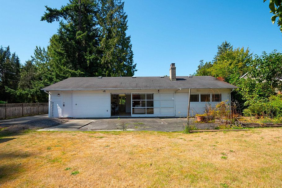 1150 Silverwood Crescent North Vancouver, BC - 24