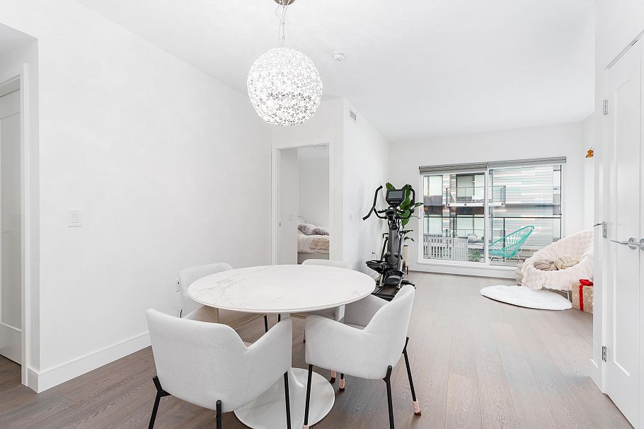 306 477 W 59th Avenue Vancouver, BC - 5