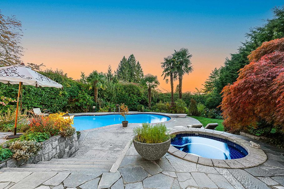 2716 W 49th Avenue Vancouver, BC - 26