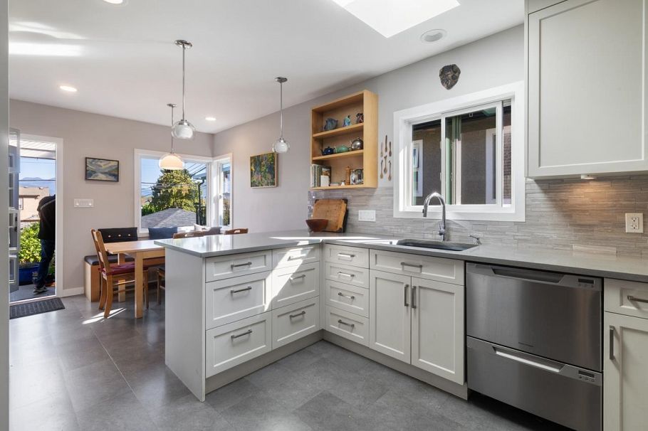 2743 Kitchener Street Vancouver, BC - 7