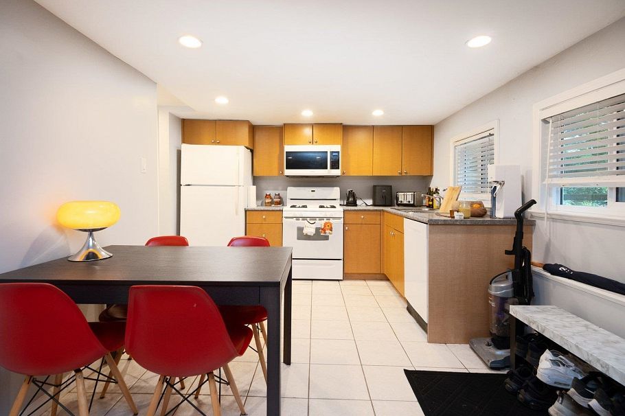 1449 E 10th Avenue Vancouver, BC - 26