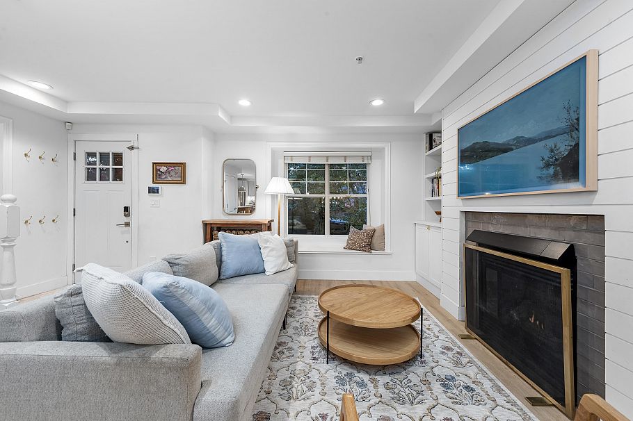 2888 Glen Drive Vancouver, BC - 12