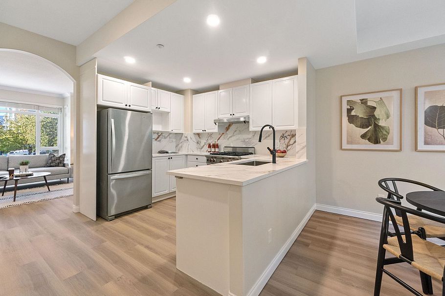 5 119 E 6th Street North Vancouver, BC - 5