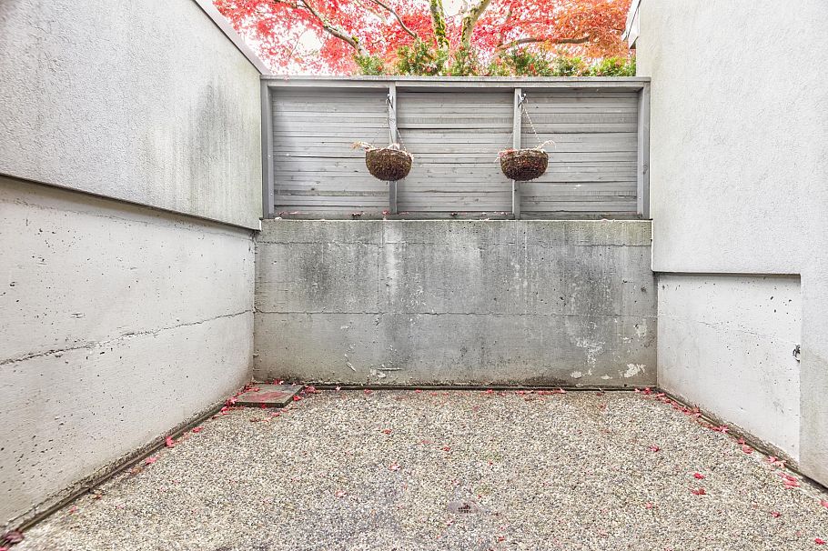 1365 W 8th Avenue Vancouver, BC - 6