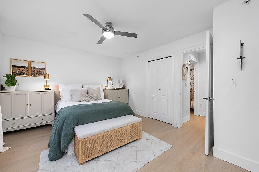 2888 Glen Drive Vancouver, BC - 28