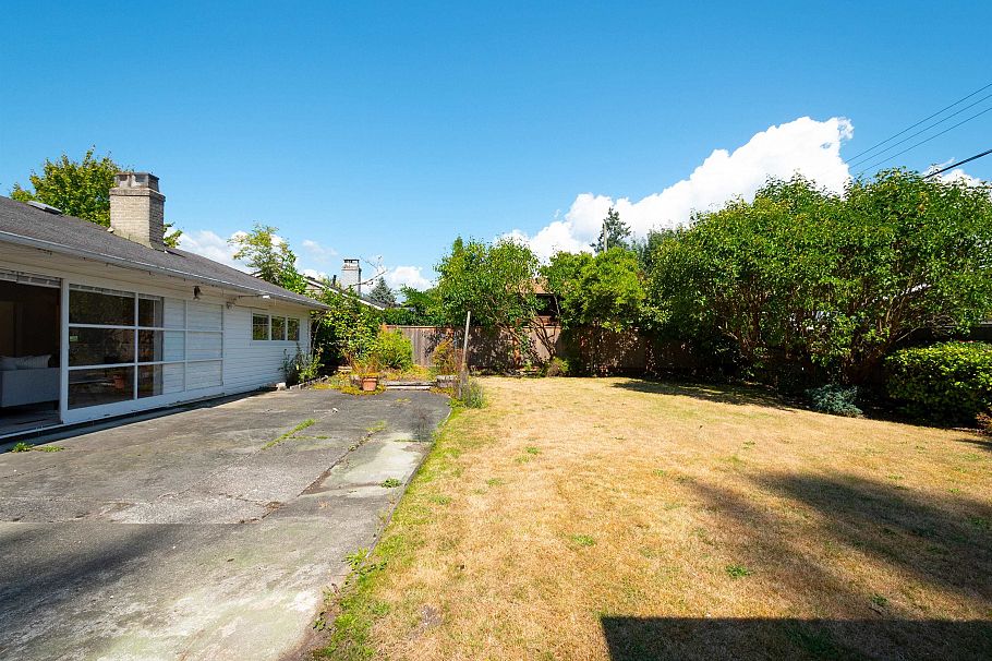 1150 Silverwood Crescent North Vancouver, BC - 27