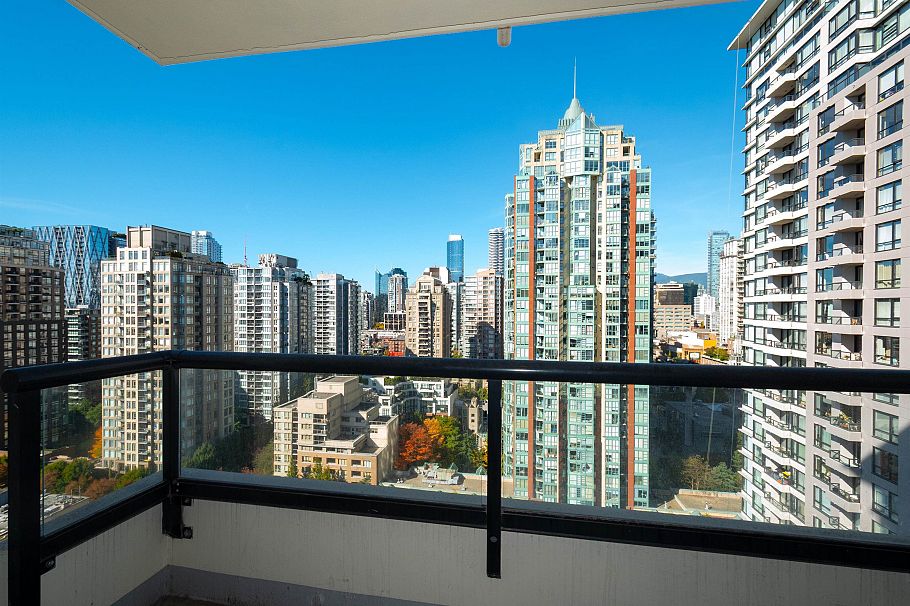 2201 977 Mainland Street Vancouver, BC - 4