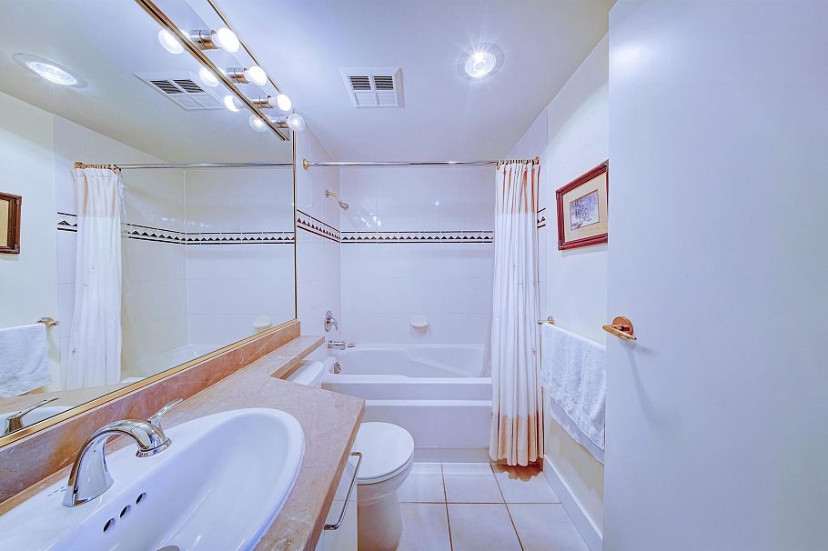 12E 199 Drake Street Vancouver, BC - 16